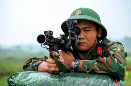 Live-fire Test Conducted for Soldiers of Regiment 141